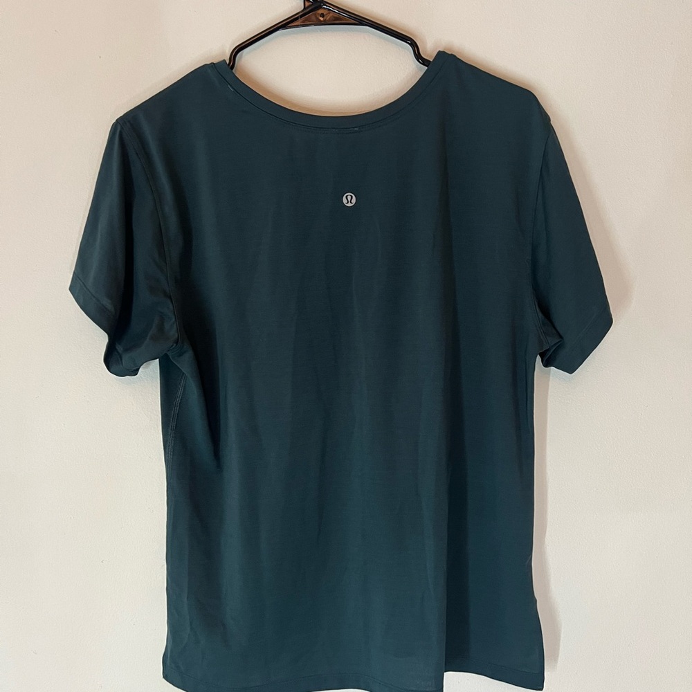 lululemon dark blue shirt - Picture 2 of 3